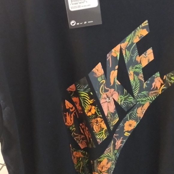 Tshirt - Picture 8 of 15